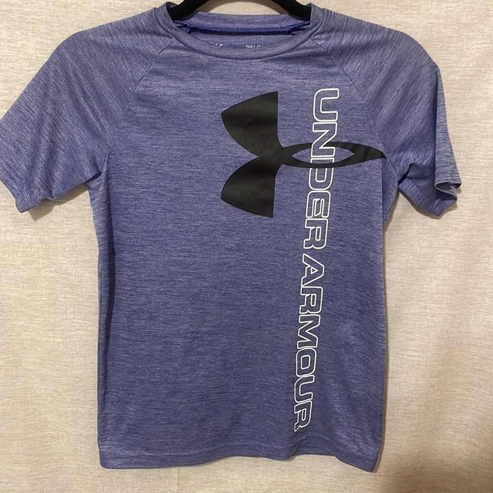 Youth large Under Armour boys